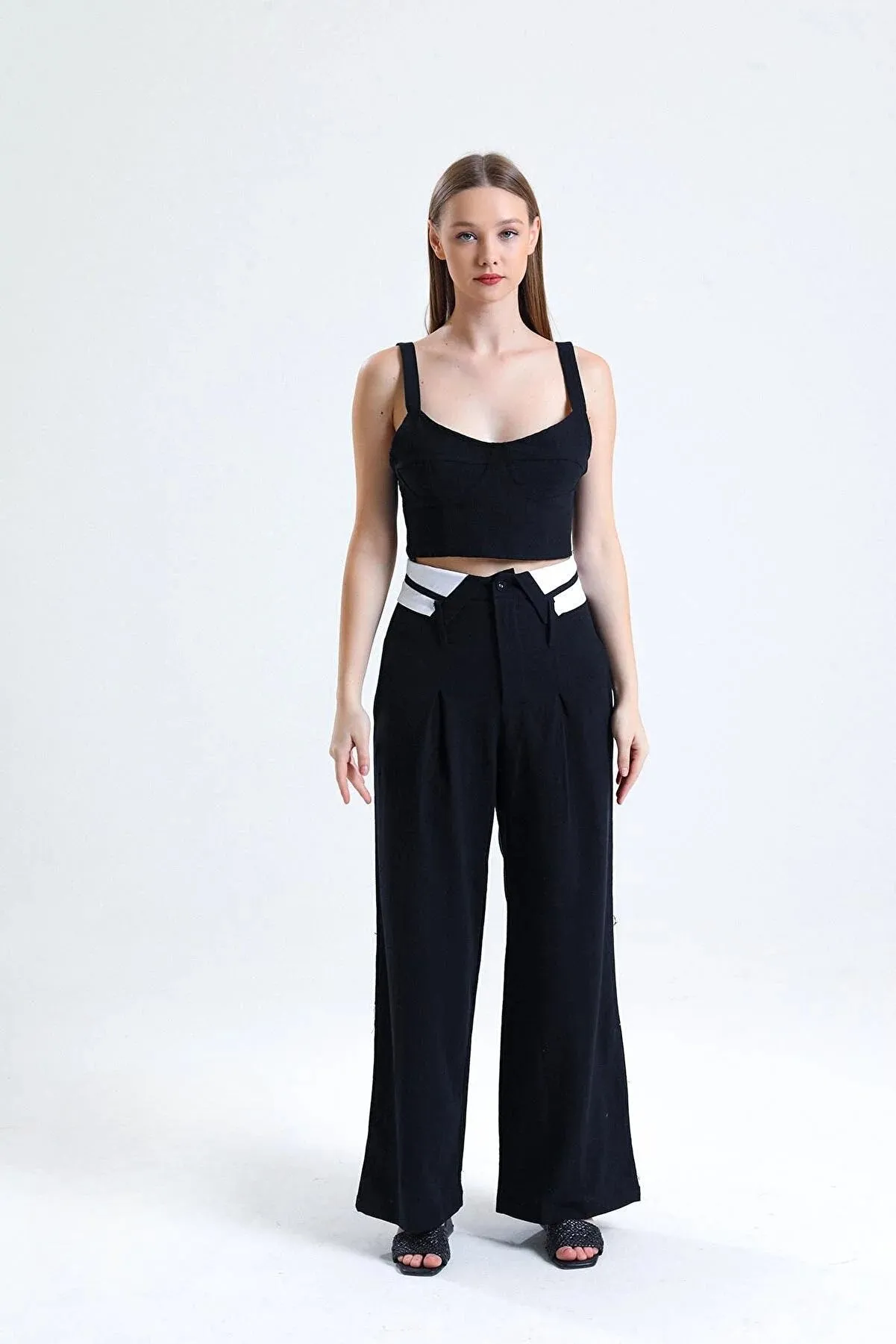 100% Organic Fabric Crop Top - Black