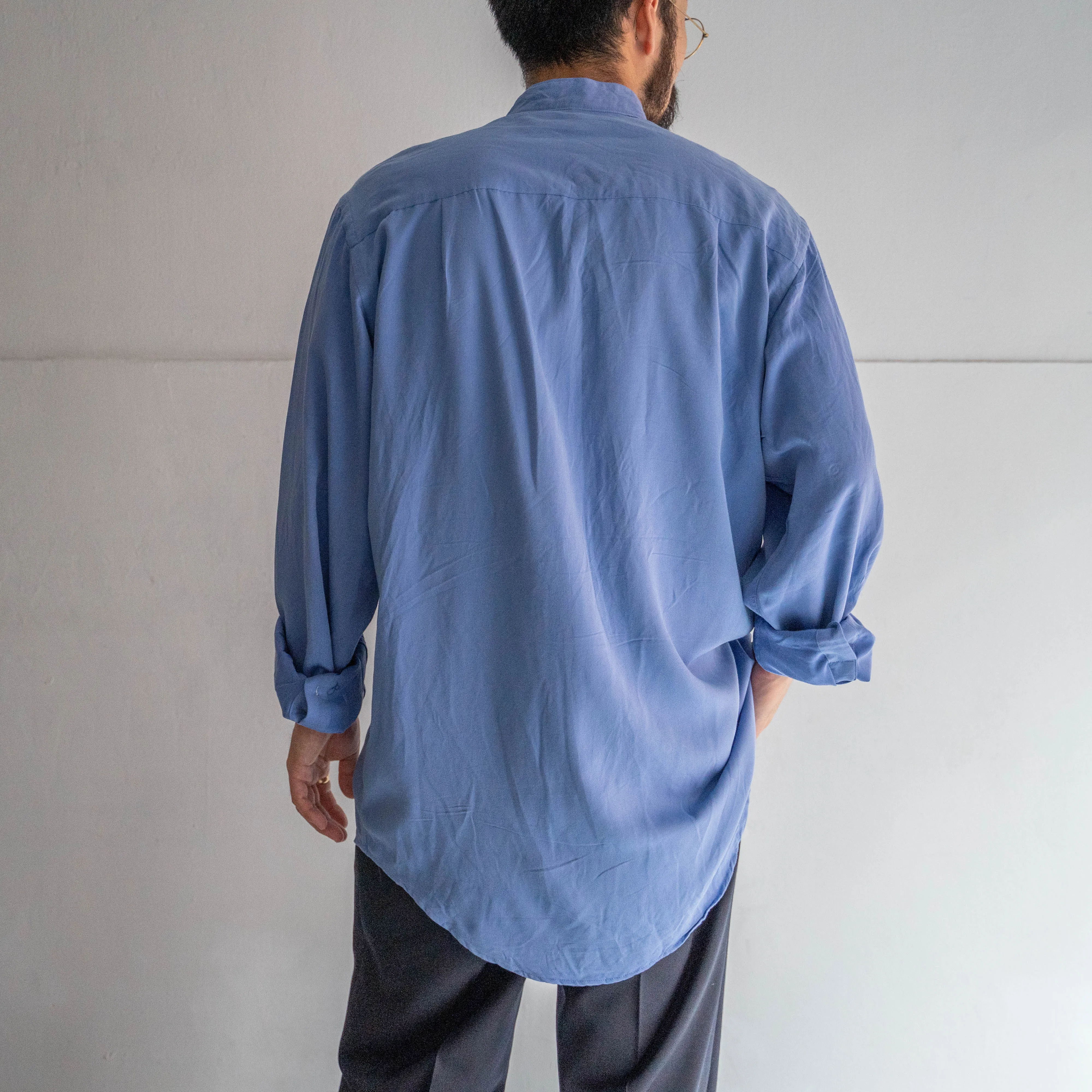 1990s ARROW rayon polyester blue band collar shirt