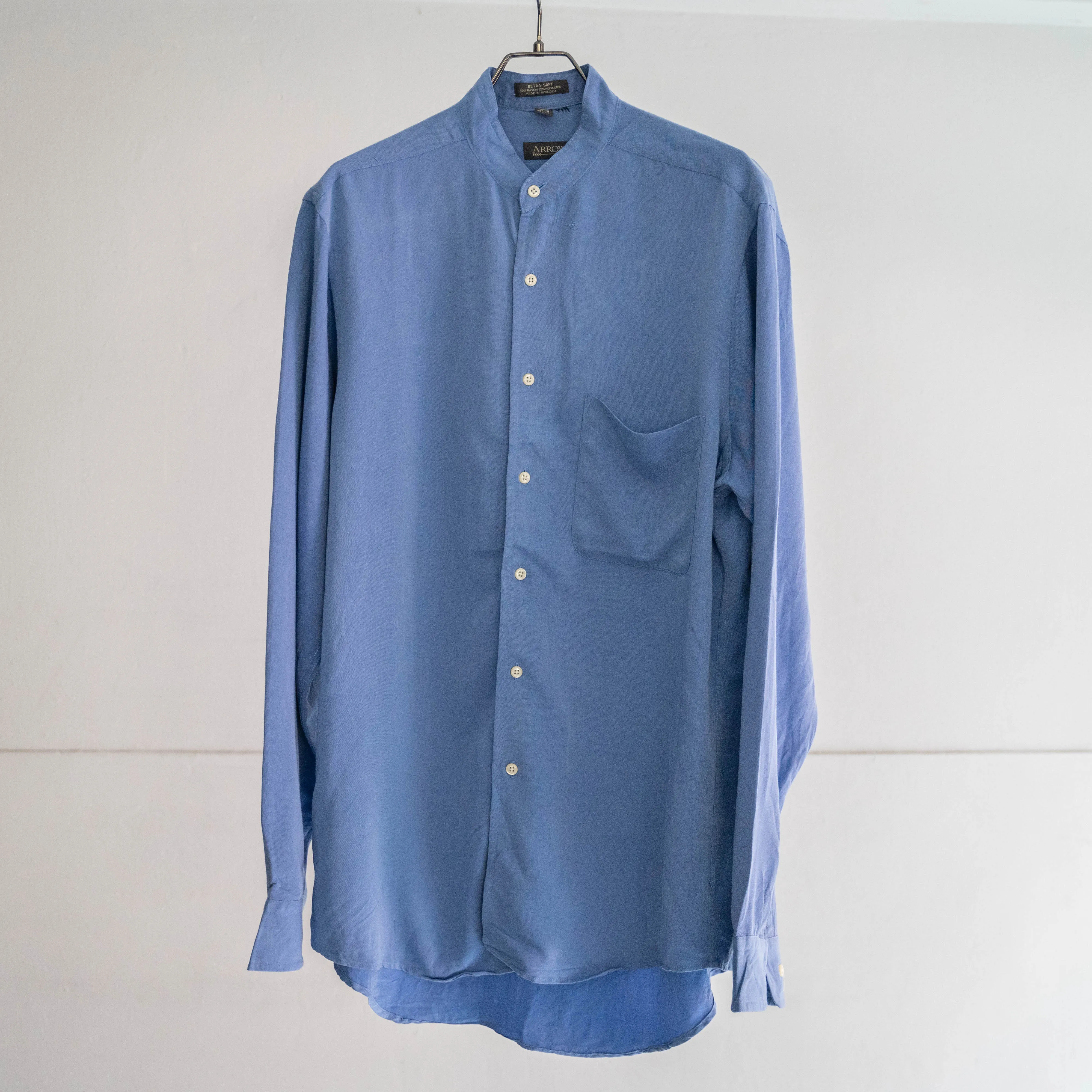 1990s ARROW rayon polyester blue band collar shirt