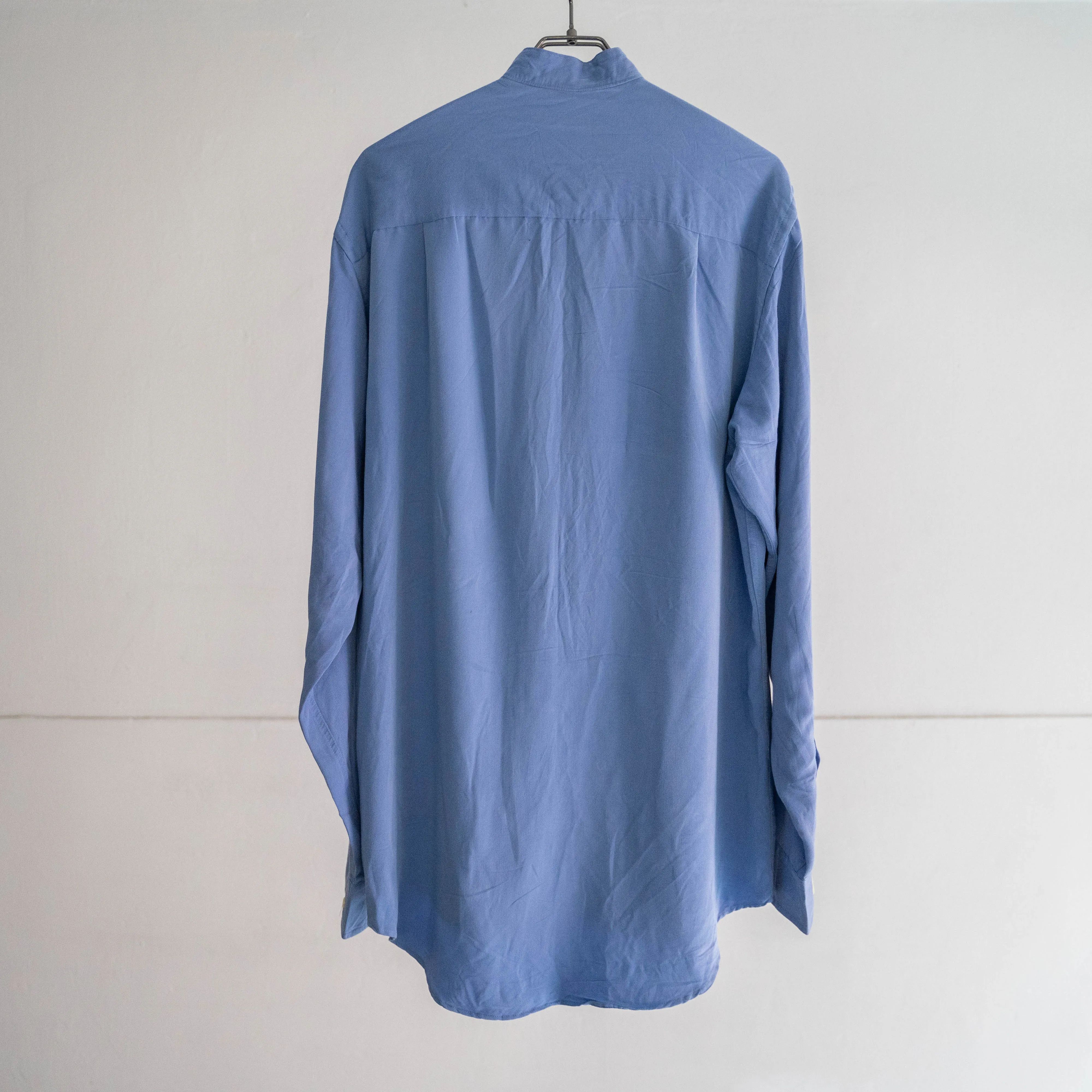 1990s ARROW rayon polyester blue band collar shirt