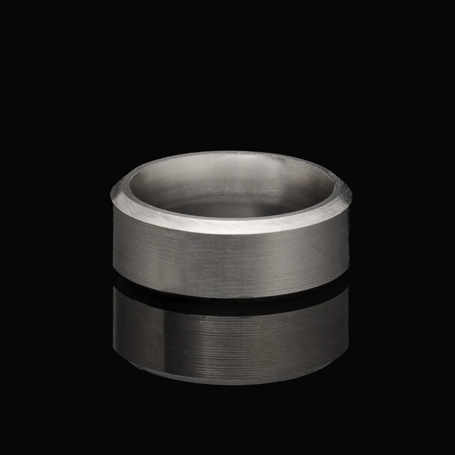 8mm Beveled Titanium Ring