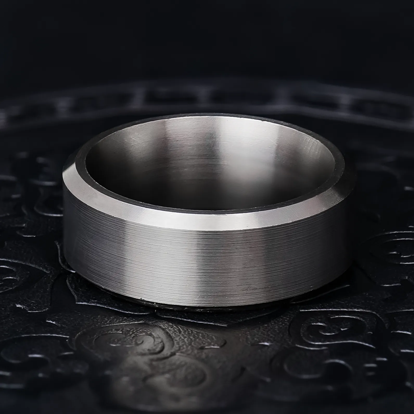 8mm Beveled Titanium Ring