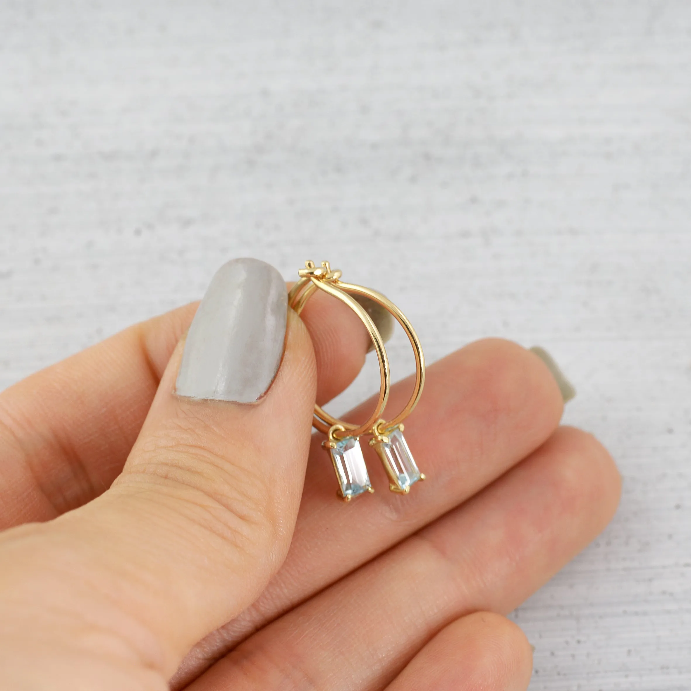 Allure baguette wire hoop Earring (single) - 14K/ 18K Gold