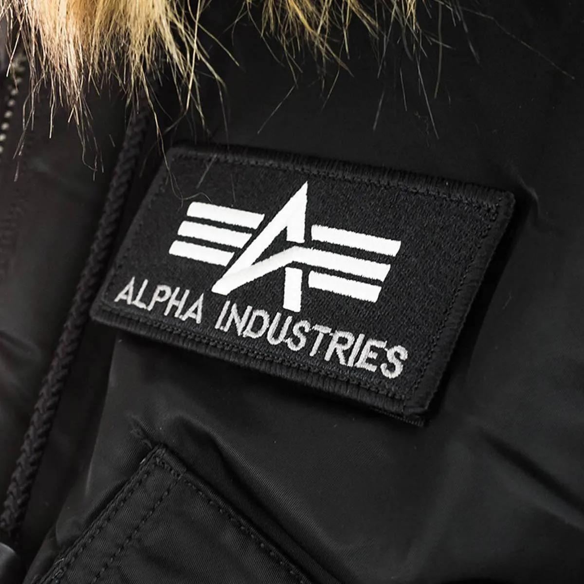 Sure, here is an optimized title for the product in English with added modifiers:

Alpha Industries 45P Reflective Hooded Custom Bomber Jacket - Black