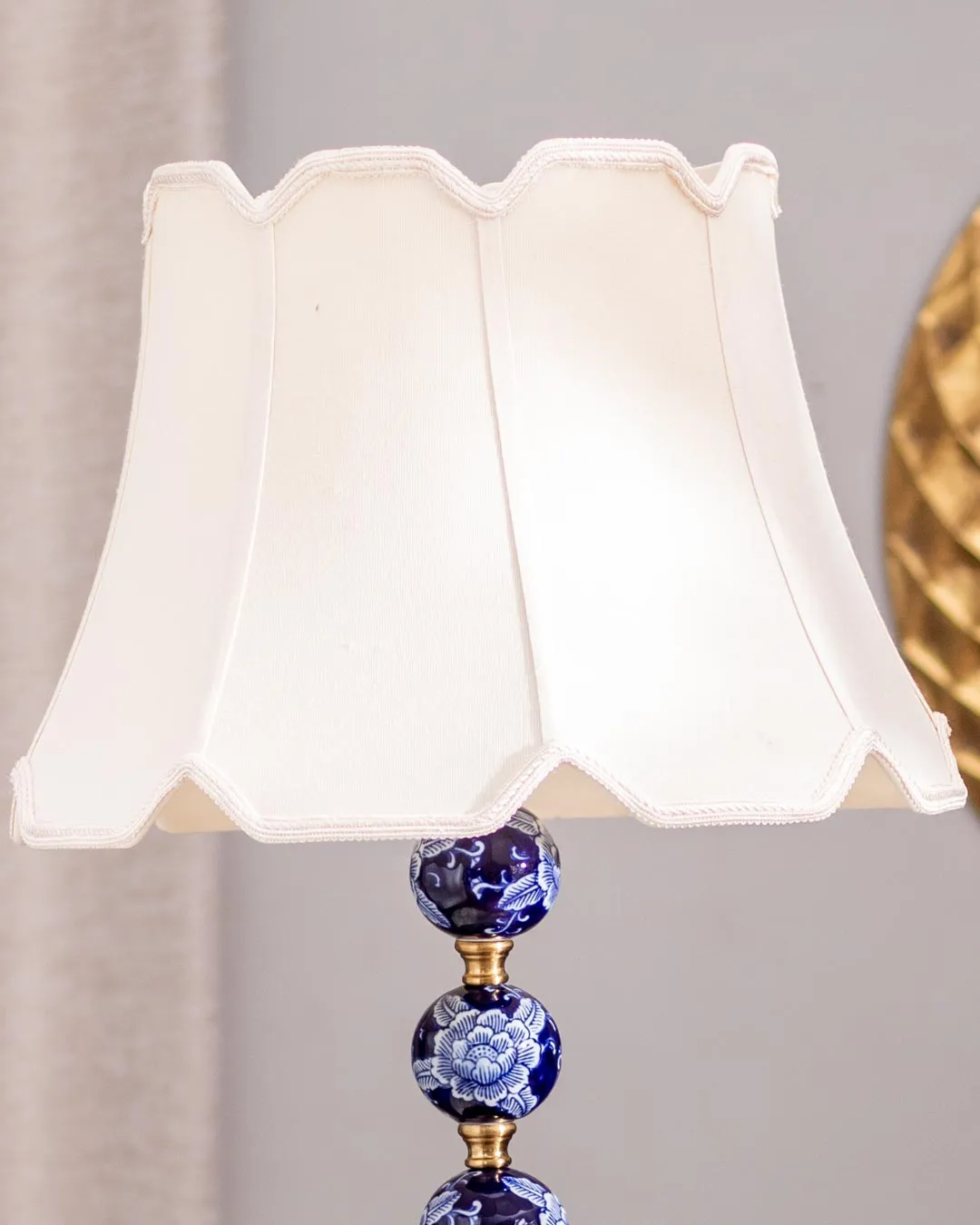 'Chrysanthemum' Ming Pillar Table Lamp