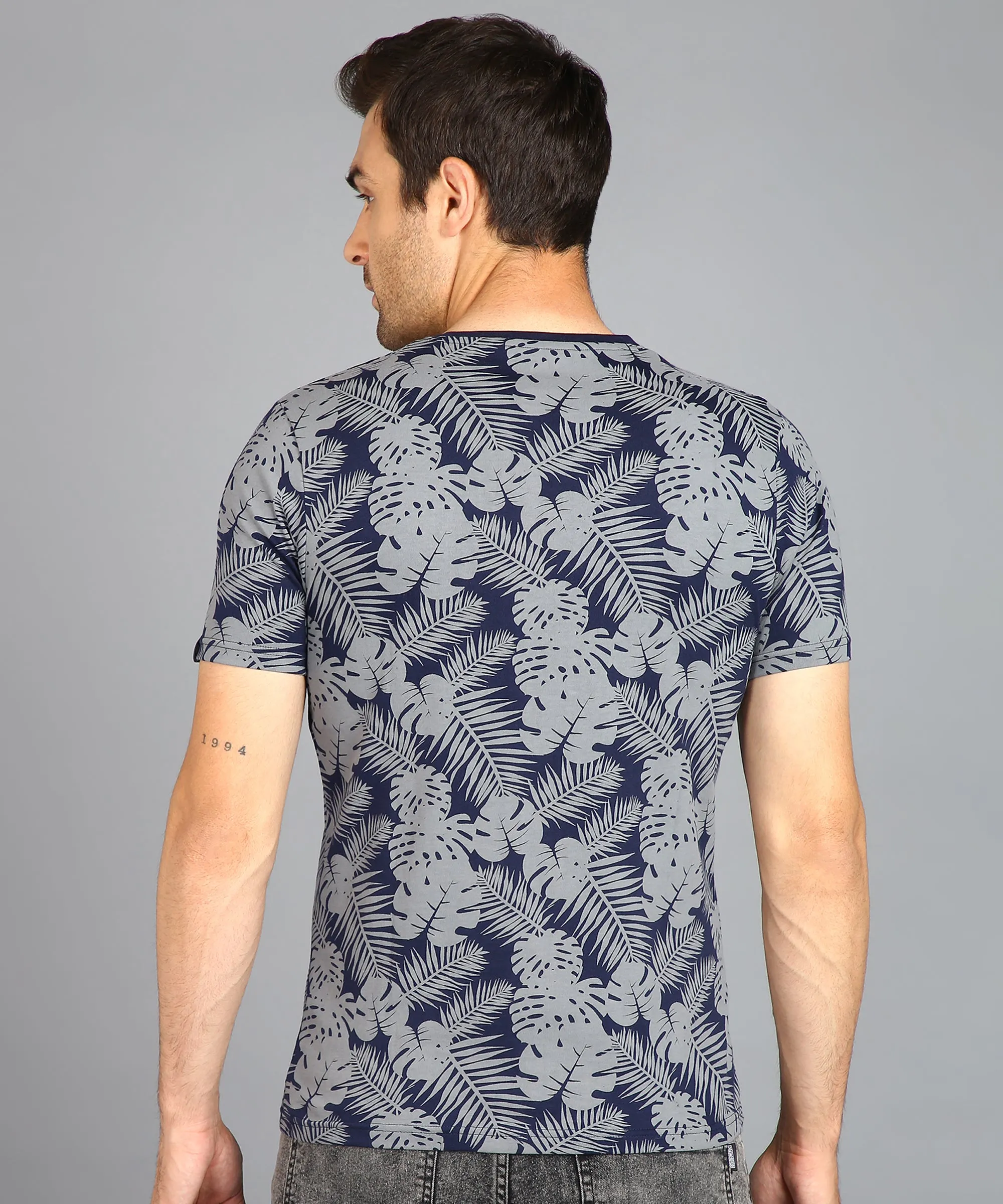 Men's Navy Blue Printed Round Neck Half Sleeve Slim Fit Cotton T-Shirt